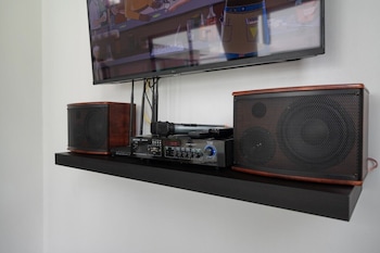 gina poolvilla89 pattaya bangsaray beach