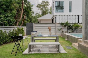 gina poolvilla89 pattaya bangsaray beach