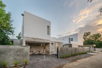 gina poolvilla89 pattaya bangsaray beach