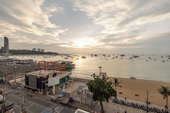 cloudotel walking street pattaya