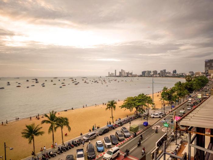 cloudotel walking street pattaya