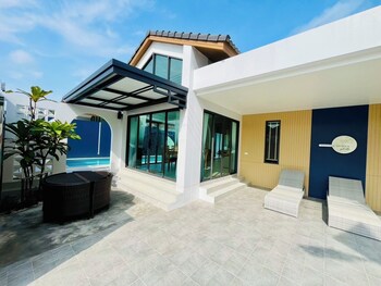 aonang selena pool villa