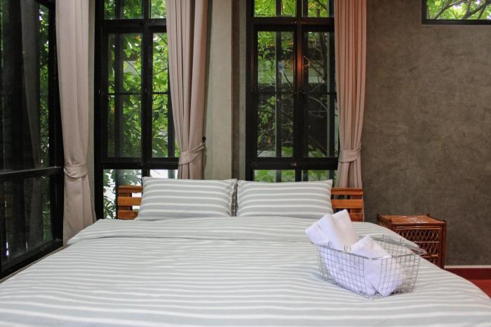the melatonin hostel
