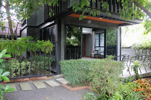 the melatonin hostel