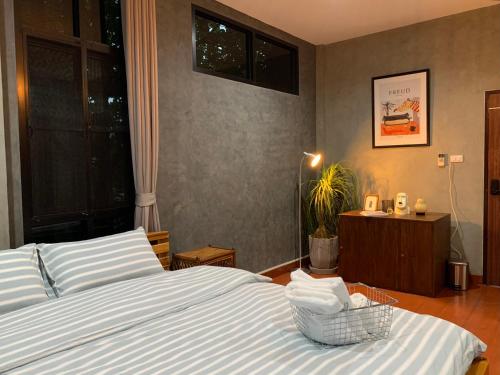 the melatonin hostel