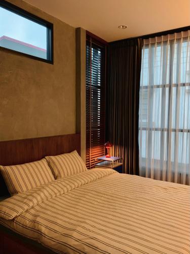 the melatonin hostel