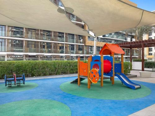 1br azizi riviera b7 pool view