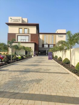 Krishna's Courtyard - Hotel & Convention,,4 star