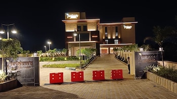 Krishna's Courtyard - Hotel & Convention,,4 star