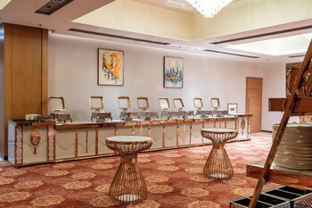 krishnas courtyard hotel and convention