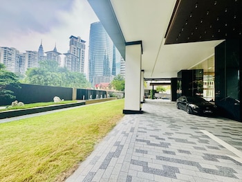 the manor klcc luxury asia