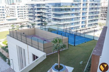 vogue jewelz resident near miraclegarden