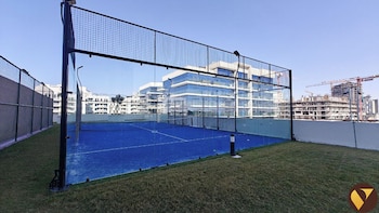 vogue jewelz resident near miraclegarden