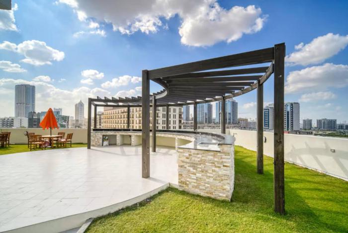 vogue jewelz resident near miraclegarden