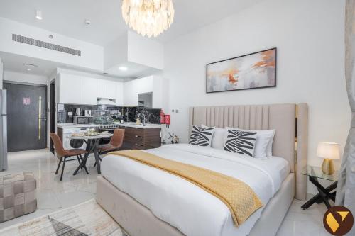 vogue jewelz resident near miraclegarden