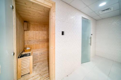 vogue jewelz resident near miraclegarden