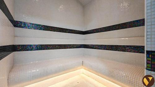 vogue jewelz resident near miraclegarden