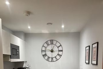 stylish retreat sleeps 6 terrace 2bedroom petsok