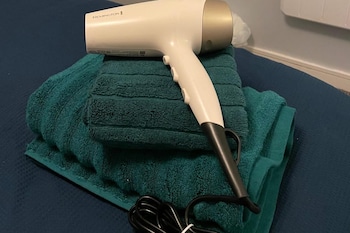 stylish retreat sleeps 6 terrace 2bedroom petsok