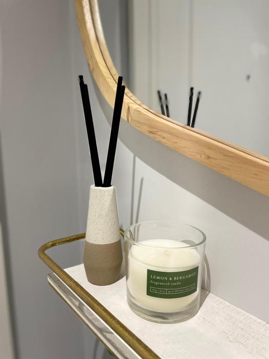 stylish retreat sleeps 6 terrace 2bedroom petsok