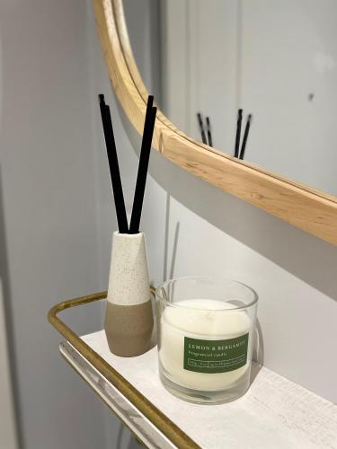 stylish retreat sleeps 6 terrace 2bedroom petsok