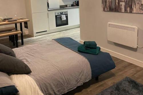 stylish retreat sleeps 6 terrace 2bedroom petsok