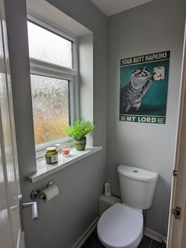 Detached Homestay With Private Rooms,,2 star