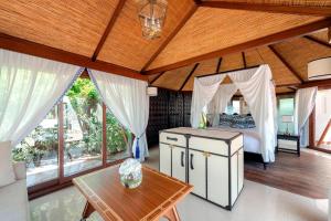 the ritz carlton ras al khaimah al hamra beach