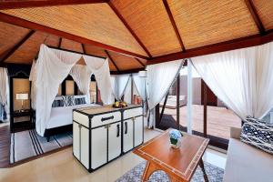 the ritz carlton ras al khaimah al hamra beach