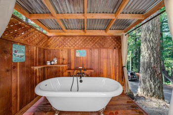 mays luxury farm stays