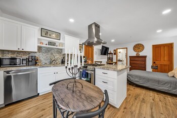 Mays Luxury Farm Stays,,2 star
