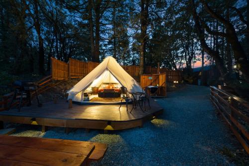 mays luxury farm stays