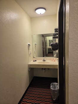 chesaning inn and suites