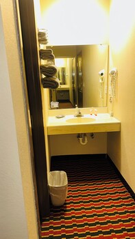 chesaning inn and suites