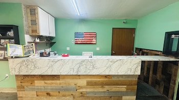 Chesaning Inn & Suites,12898 Brady Rd,2 star