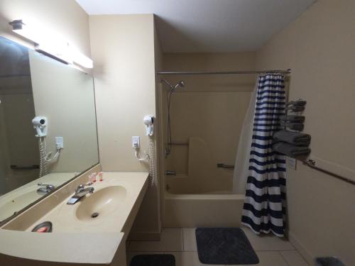 chesaning inn and suites