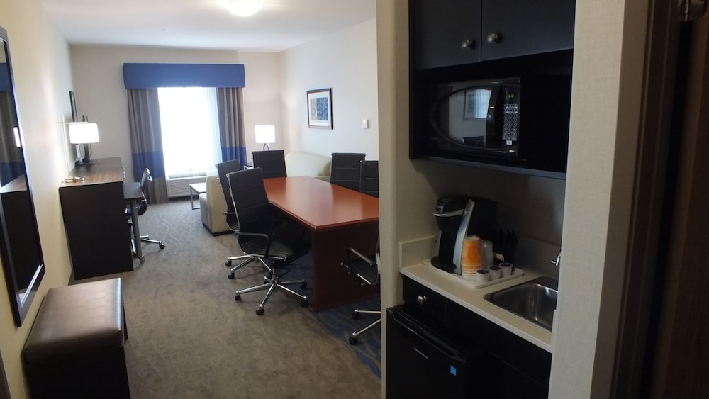holiday inn hotel and suites regina by ihg
