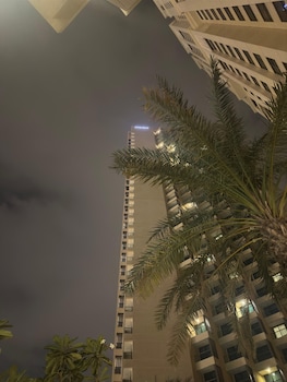 dubai eye view stay