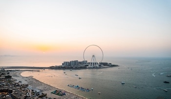 dubai eye view stay