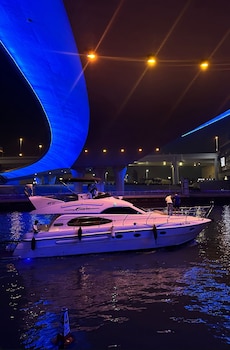 dubai eye view stay