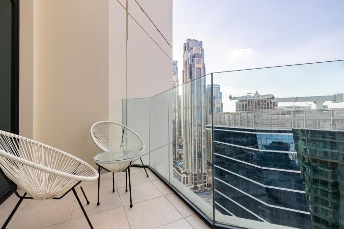 simply comfort in missoni top floor with sea canal and burj khalifa views