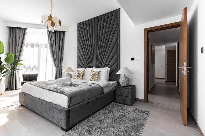simply comfort in missoni top floor with sea canal and burj khalifa views