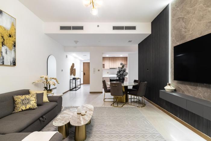 simply comfort in missoni top floor with sea canal and burj khalifa views