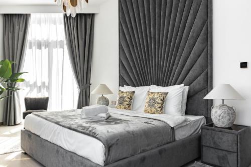 simply comfort in missoni top floor with sea canal and burj khalifa views