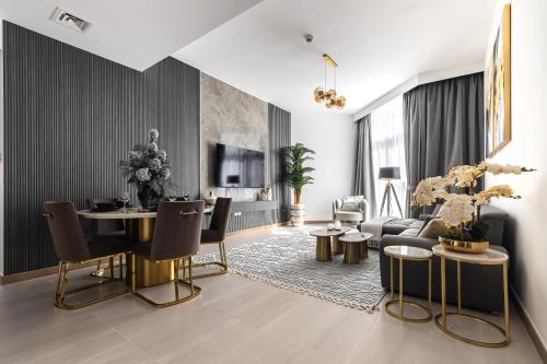simply comfort in missoni top floor with sea canal and burj khalifa views