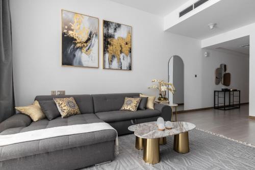 simply comfort in missoni top floor with sea canal and burj khalifa views
