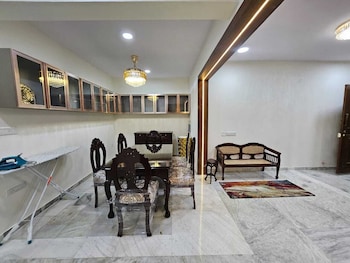 ss lumina guest house