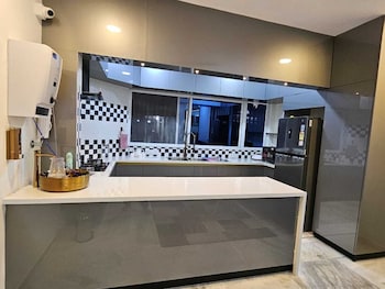 ss lumina guest house