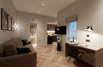 Notting Hill Hyde Park Apartments,,3 star