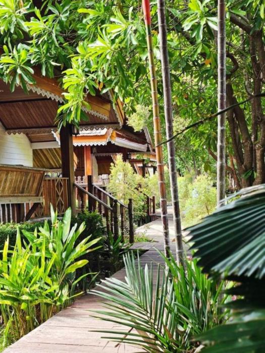 siri lagoona resort